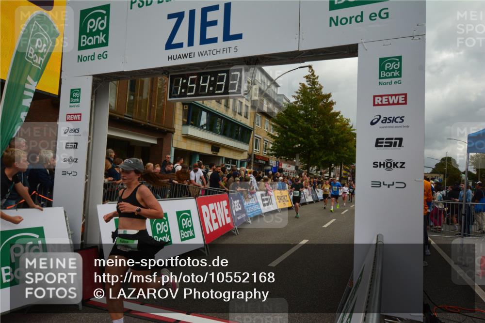 20.09.2026 - PSD Bank Halbmarathon LAZAROV Photography http://msf.ph/oto/10552168 20.09.2026 11:54:32 Ziel 1067, 1094, 2123, 2313, 2647, 3351, 3386, 3426, 4569, 4644, 4755 meine-sportfotos.de