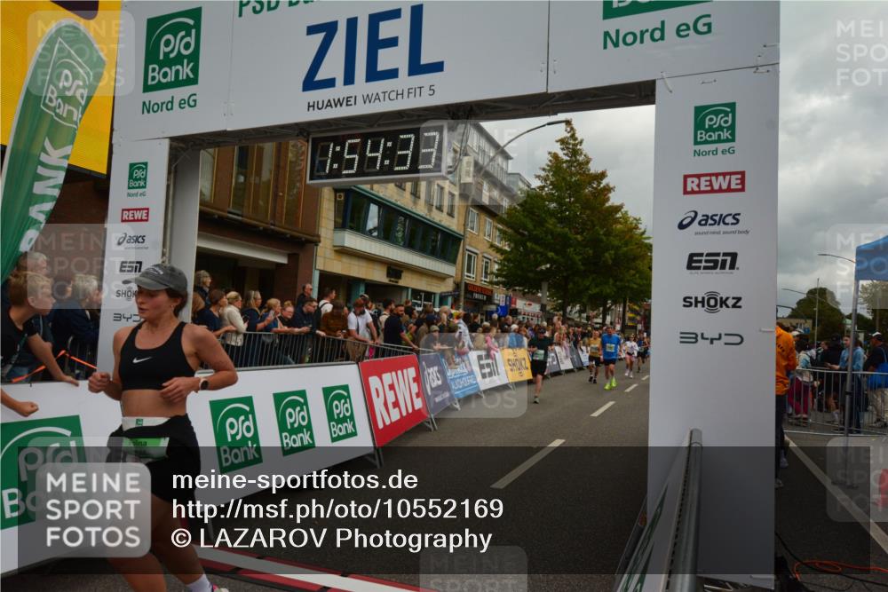 20.09.2026 - PSD Bank Halbmarathon LAZAROV Photography http://msf.ph/oto/10552169 20.09.2026 11:54:32 Ziel 1067, 1094, 2123, 2313, 2647, 3351, 3386, 3426, 4569, 4644, 4755 meine-sportfotos.de