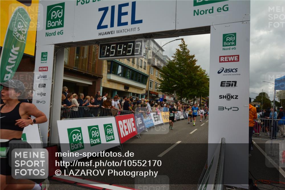 20.09.2026 - PSD Bank Halbmarathon LAZAROV Photography http://msf.ph/oto/10552170 20.09.2026 11:54:32 Ziel 1067, 1094, 2123, 2313, 2647, 3351, 3386, 3426, 4569, 4644, 4755 meine-sportfotos.de