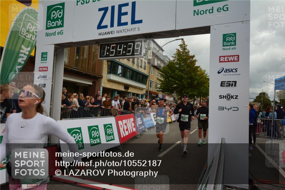 20.09.2026 - PSD Bank Halbmarathon LAZAROV Photography http://msf.ph/oto/10552187 20.09.2026 11:54:38 Ziel 1067, 1094, 1133, 2059, 2123, 2313, 2647, 2669, 3351, 3386, 3426, 4569, 4644, 4755 meine-sportfotos.de