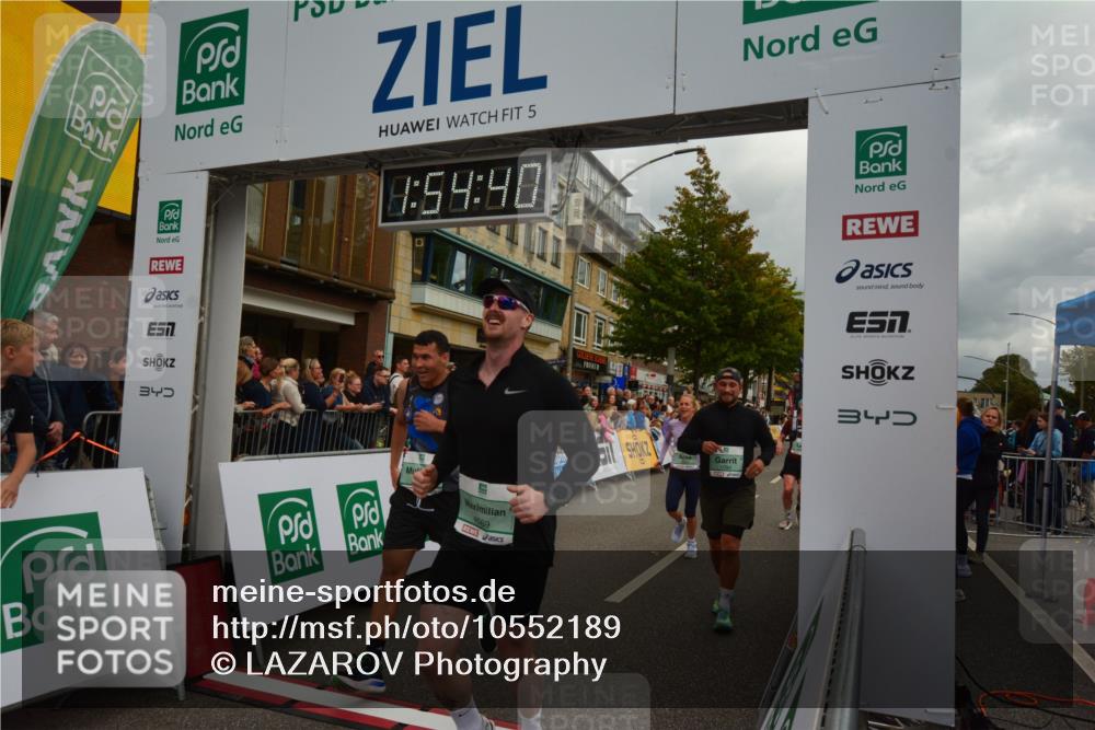 20.09.2026 - PSD Bank Halbmarathon LAZAROV Photography http://msf.ph/oto/10552189 20.09.2026 11:54:39 Ziel 1067, 1094, 1133, 2059, 2123, 2313, 2647, 2669, 3351, 3372, 3386, 3426, 3916, 4569, 4755 meine-sportfotos.de