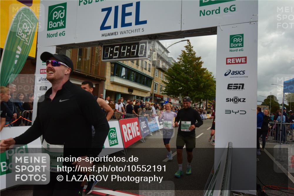 20.09.2026 - PSD Bank Halbmarathon LAZAROV Photography http://msf.ph/oto/10552191 20.09.2026 11:54:40 Ziel 1067, 1094, 1133, 2059, 2123, 2313, 2647, 2669, 3351, 3372, 3386, 3426, 3916, 4569, 4755 meine-sportfotos.de