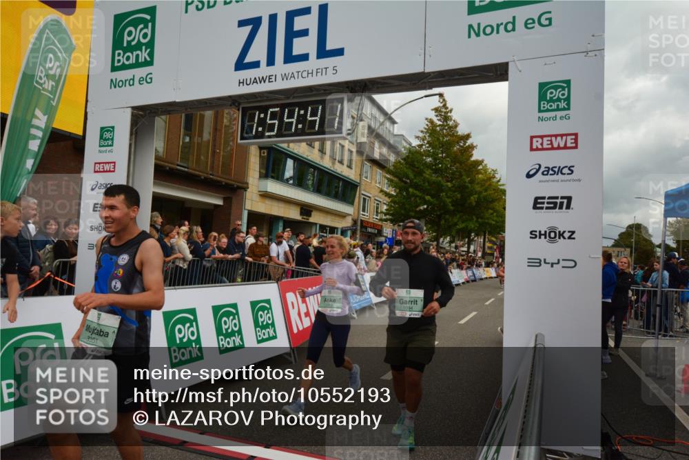 20.09.2026 - PSD Bank Halbmarathon LAZAROV Photography http://msf.ph/oto/10552193 20.09.2026 11:54:40 Ziel 1067, 1094, 1133, 2059, 2123, 2313, 2647, 2669, 3351, 3372, 3386, 3426, 3916, 4569, 4755 meine-sportfotos.de