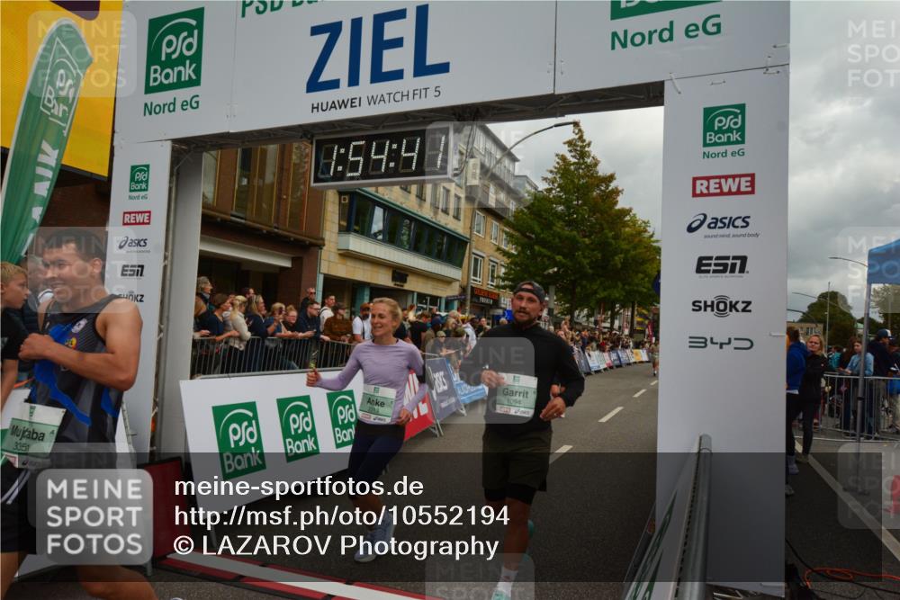 20.09.2026 - PSD Bank Halbmarathon LAZAROV Photography http://msf.ph/oto/10552194 20.09.2026 11:54:40 Ziel 1067, 1094, 1133, 2059, 2123, 2313, 2647, 2669, 3351, 3372, 3386, 3426, 3916, 4569, 4755 meine-sportfotos.de