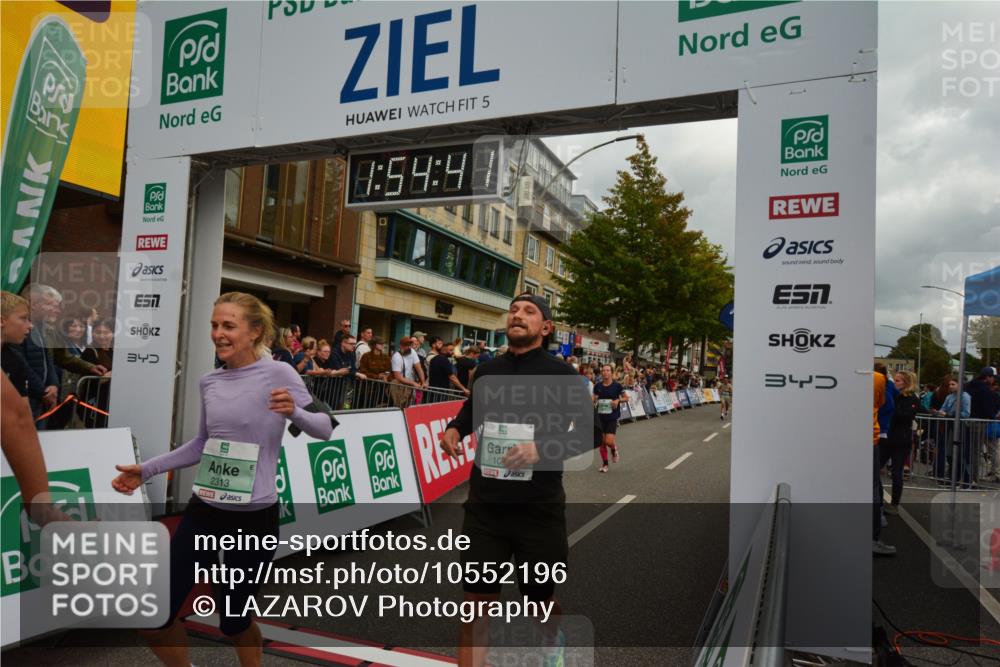 20.09.2026 - PSD Bank Halbmarathon LAZAROV Photography http://msf.ph/oto/10552196 20.09.2026 11:54:41 Ziel 1067, 1094, 1133, 2059, 2123, 2313, 2647, 2669, 3351, 3372, 3386, 3426, 3916, 4569, 4755 meine-sportfotos.de