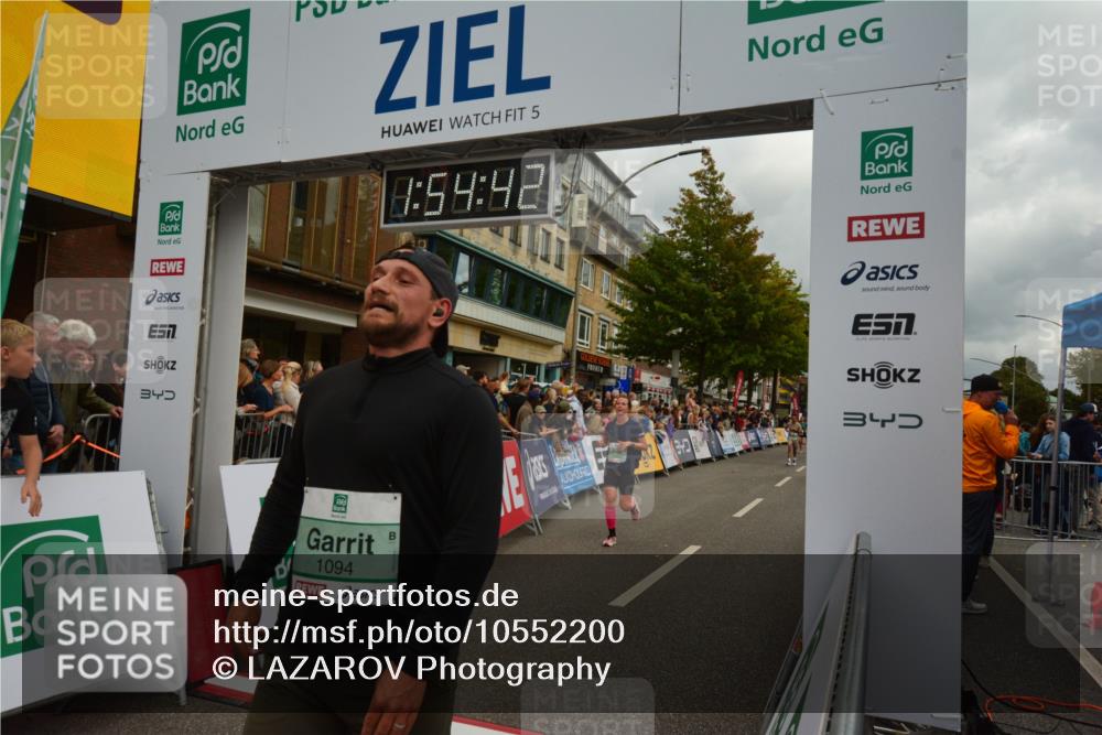 20.09.2026 - PSD Bank Halbmarathon LAZAROV Photography http://msf.ph/oto/10552200 20.09.2026 11:54:41 Ziel 1067, 1094, 1133, 2059, 2123, 2313, 2647, 2669, 3351, 3372, 3386, 3426, 3916, 4569, 4755 meine-sportfotos.de