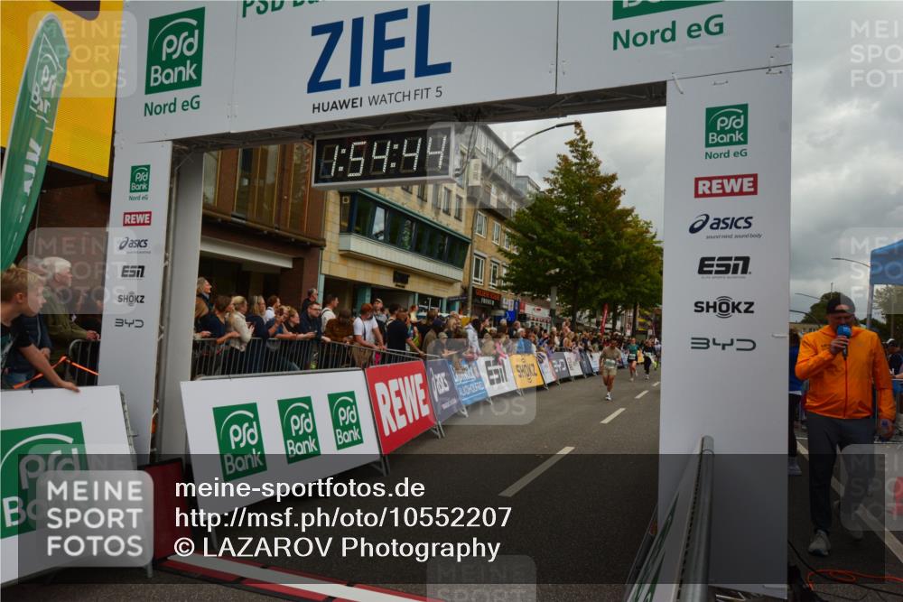 20.09.2026 - PSD Bank Halbmarathon LAZAROV Photography http://msf.ph/oto/10552207 20.09.2026 11:54:44 Ziel 1094, 1133, 1433, 2059, 2313, 2647, 2669, 3115, 3351, 3372, 3386, 3426, 3893, 3916, 4569, 4755 meine-sportfotos.de