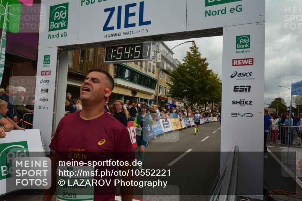 20.09.2026 - PSD Bank Halbmarathon LAZAROV Photography http://msf.ph/oto/10552221 20.09.2026 11:54:50 Ziel 1133, 1433, 2059, 2669, 3115, 3372, 3893, 3916 meine-sportfotos.de