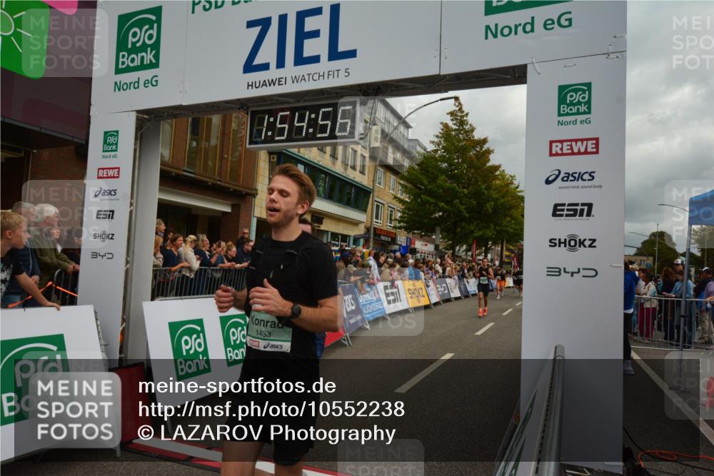 20.09.2026 - PSD Bank Halbmarathon LAZAROV Photography http://msf.ph/oto/10552238 20.09.2026 11:54:56 Ziel 1088, 1133, 1178, 1184, 1433, 2059, 3115, 3372, 3893, 3916, 4447, 4645, 4720 meine-sportfotos.de