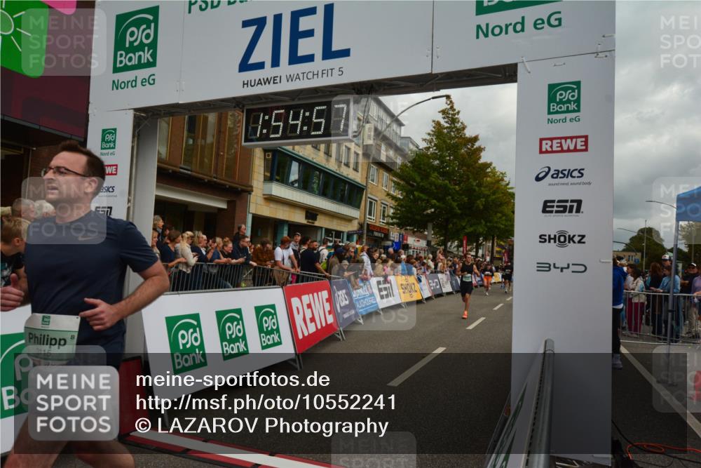 20.09.2026 - PSD Bank Halbmarathon LAZAROV Photography http://msf.ph/oto/10552241 20.09.2026 11:54:56 Ziel 1088, 1133, 1178, 1184, 1433, 2059, 3115, 3372, 3893, 3916, 4447, 4645, 4720 meine-sportfotos.de