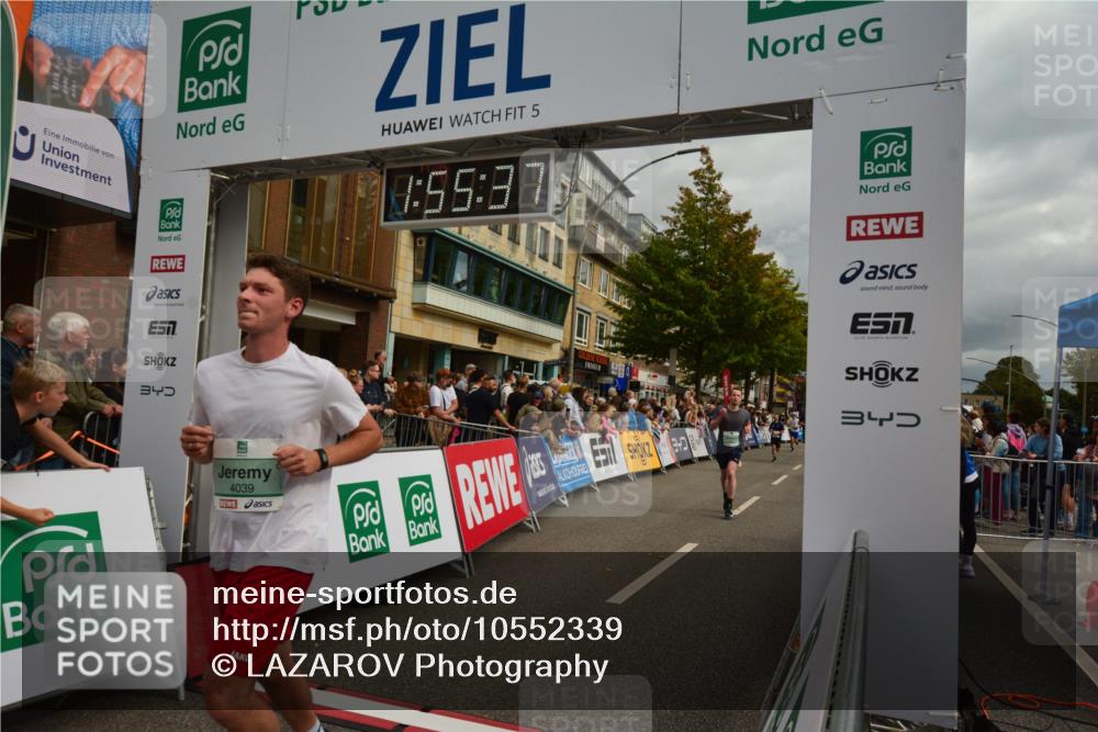 20.09.2026 - PSD Bank Halbmarathon LAZAROV Photography http://msf.ph/oto/10552339 20.09.2026 11:55:37 Ziel 1277, 1354, 1826, 2015, 2810, 3028, 3091, 3760, 3781, 3898, 4039, 4731 meine-sportfotos.de