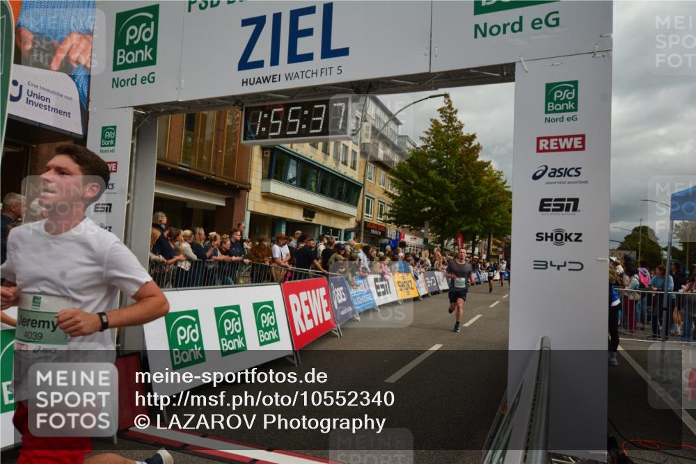 20.09.2026 - PSD Bank Halbmarathon LAZAROV Photography http://msf.ph/oto/10552340 20.09.2026 11:55:37 Ziel 1277, 1354, 1826, 2015, 2810, 3028, 3091, 3760, 3781, 3898, 4039, 4731 meine-sportfotos.de