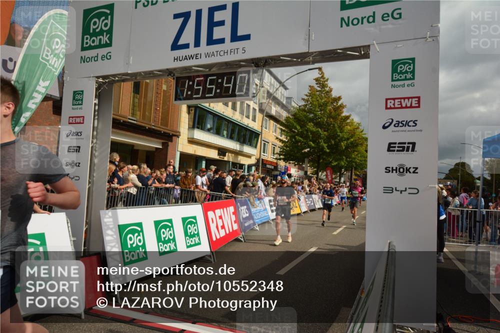 20.09.2026 - PSD Bank Halbmarathon LAZAROV Photography http://msf.ph/oto/10552348 20.09.2026 11:55:40 Ziel 1277, 1354, 1826, 2015, 2810, 3028, 3091, 3760, 3781, 3809, 3811, 4039, 4731 meine-sportfotos.de