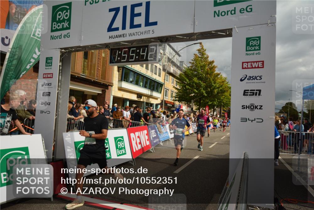 20.09.2026 - PSD Bank Halbmarathon LAZAROV Photography http://msf.ph/oto/10552351 20.09.2026 11:55:41 Ziel 1277, 1354, 1826, 2015, 2810, 3028, 3091, 3760, 3781, 3809, 3811, 4039, 4731 meine-sportfotos.de