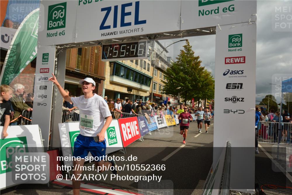 20.09.2026 - PSD Bank Halbmarathon LAZAROV Photography http://msf.ph/oto/10552366 20.09.2026 11:55:46 Ziel 1277, 1289, 1354, 1826, 2015, 2808, 2810, 3760, 3781, 3809, 3811, 4728, 4731 meine-sportfotos.de