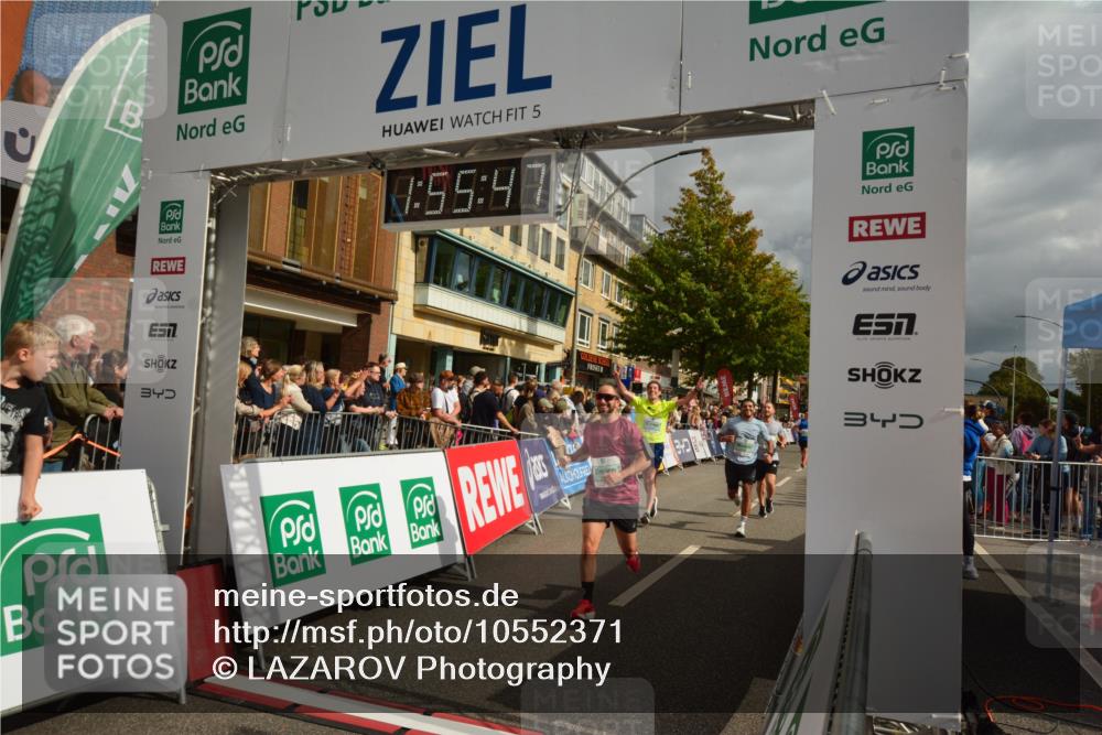 20.09.2026 - PSD Bank Halbmarathon LAZAROV Photography http://msf.ph/oto/10552371 20.09.2026 11:55:46 Ziel 1277, 1289, 1354, 1826, 2015, 2808, 2810, 3760, 3781, 3809, 3811, 4728, 4731 meine-sportfotos.de