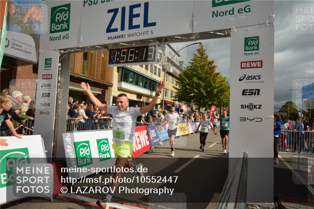 20.09.2026 - PSD Bank Halbmarathon LAZAROV Photography http://msf.ph/oto/10552447 20.09.2026 11:56:12 Ziel 1183, 1260, 1272, 1426, 1541, 1620, 1872, 1887, 2955, 3441, 3593, 3872, 3932, 3943, 4224, 4341 meine-sportfotos.de