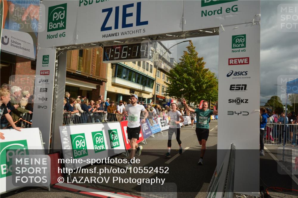 20.09.2026 - PSD Bank Halbmarathon LAZAROV Photography http://msf.ph/oto/10552452 20.09.2026 11:56:13 Ziel 1183, 1260, 1272, 1426, 1541, 1620, 1872, 2955, 3441, 3593, 3744, 3872, 3932, 3943, 4224, 4525, 4692 meine-sportfotos.de