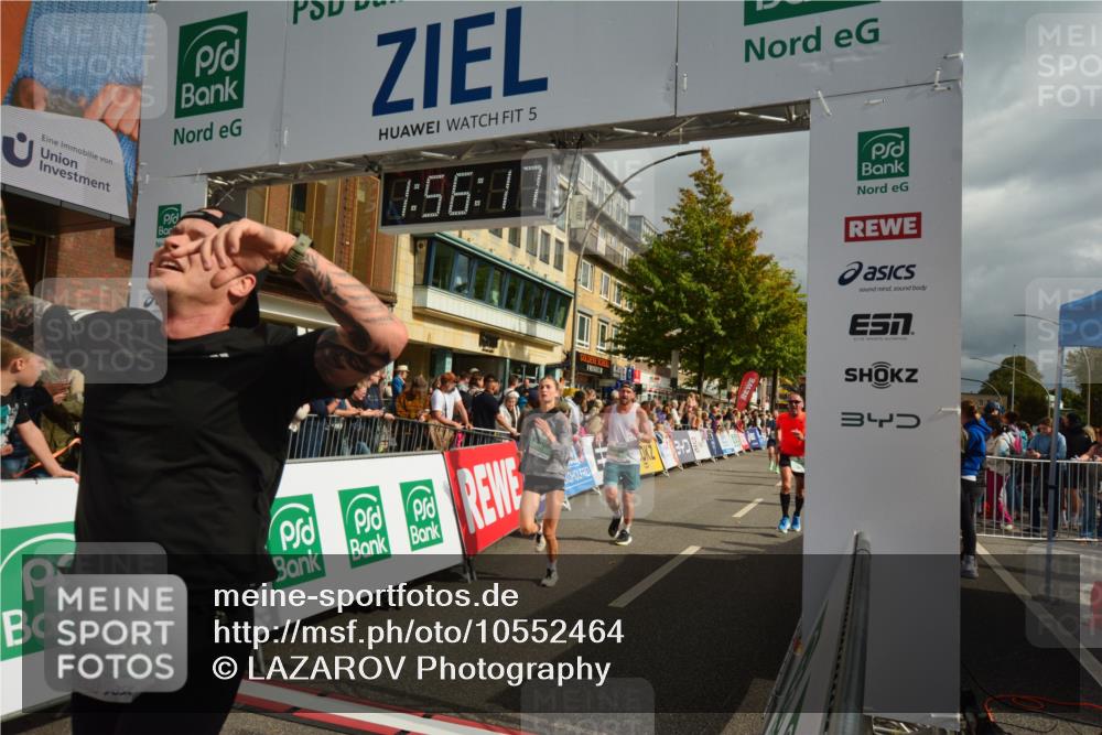 20.09.2026 - PSD Bank Halbmarathon LAZAROV Photography http://msf.ph/oto/10552464 20.09.2026 11:56:17 Ziel 1183, 1272, 1426, 1514, 1541, 1620, 1824, 2180, 2955, 3441, 3593, 3744, 3872, 3932, 3943, 4224, 4525, 4692 meine-sportfotos.de