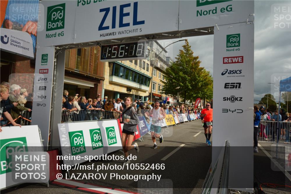 20.09.2026 - PSD Bank Halbmarathon LAZAROV Photography http://msf.ph/oto/10552466 20.09.2026 11:56:17 Ziel 1183, 1272, 1426, 1514, 1541, 1620, 1824, 2180, 2955, 3441, 3593, 3744, 3872, 3932, 3943, 4224, 4525, 4692 meine-sportfotos.de