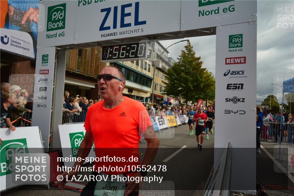 20.09.2026 - PSD Bank Halbmarathon LAZAROV Photography http://msf.ph/oto/10552478 20.09.2026 11:56:19 Ziel 1183, 1272, 1426, 1514, 1541, 1620, 1824, 2180, 2955, 3441, 3593, 3744, 3872, 3932, 3943, 4525, 4692 meine-sportfotos.de