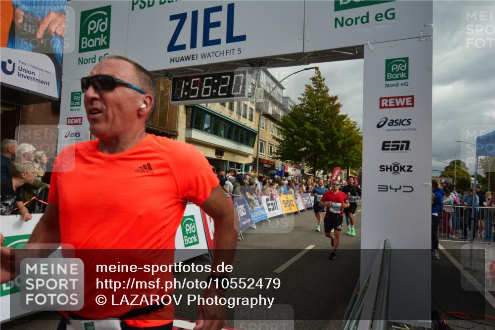 20.09.2026 - PSD Bank Halbmarathon LAZAROV Photography http://msf.ph/oto/10552479 20.09.2026 11:56:19 Ziel 1183, 1272, 1426, 1514, 1541, 1620, 1824, 2180, 2955, 3441, 3593, 3744, 3872, 3932, 3943, 4525, 4692 meine-sportfotos.de