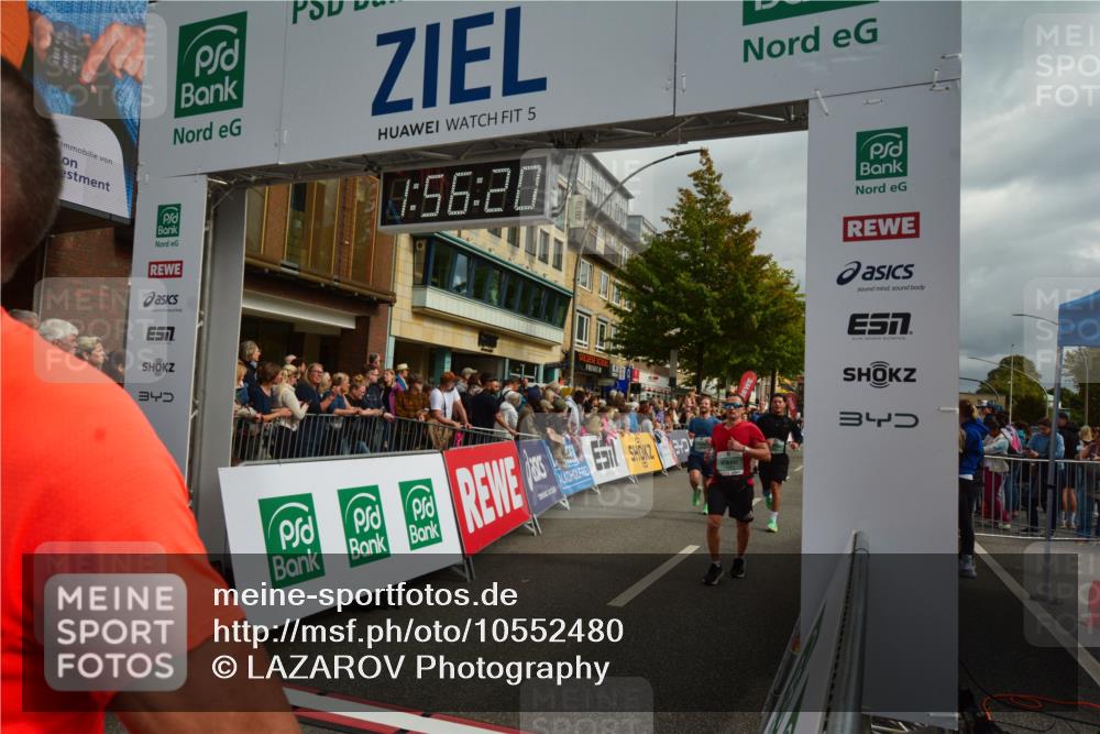 20.09.2026 - PSD Bank Halbmarathon LAZAROV Photography http://msf.ph/oto/10552480 20.09.2026 11:56:20 Ziel 1183, 1272, 1426, 1514, 1541, 1620, 1824, 1920, 2180, 2955, 3441, 3545, 3593, 3744, 3872, 3932, 3943, 4525, 4692 meine-sportfotos.de