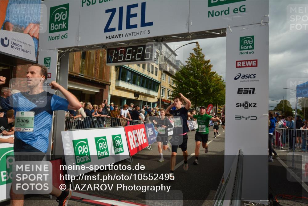 20.09.2026 - PSD Bank Halbmarathon LAZAROV Photography http://msf.ph/oto/10552495 20.09.2026 11:56:24 Ziel 1183, 1426, 1514, 1541, 1620, 1824, 1920, 2180, 2221, 2275, 2869, 2967, 3545, 3593, 3744, 3872, 3943, 4267, 4525, 4692 meine-sportfotos.de