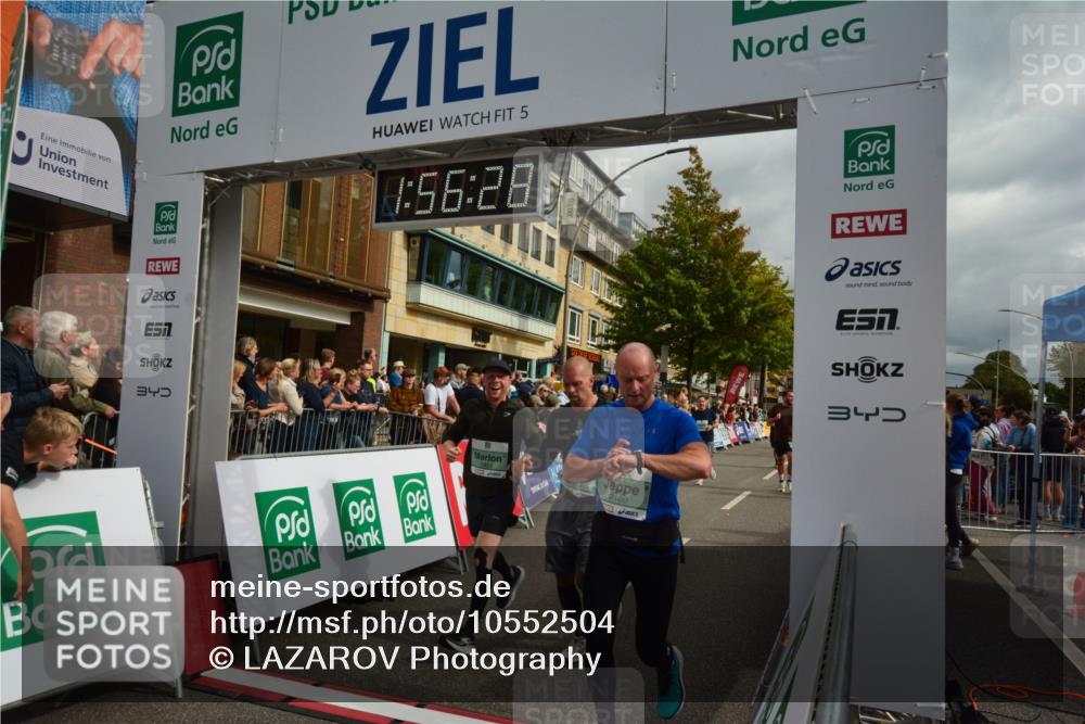 20.09.2026 - PSD Bank Halbmarathon LAZAROV Photography http://msf.ph/oto/10552504 20.09.2026 11:56:28 Ziel 1426, 1514, 1747, 1824, 1920, 2022, 2180, 2221, 2275, 2418, 2869, 2967, 3545, 3593, 3744, 3943, 4097, 4252, 4267, 4525, 4692 meine-sportfotos.de
