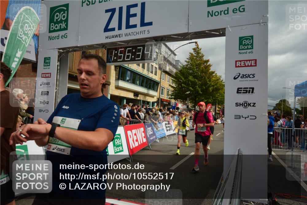 20.09.2026 - PSD Bank Halbmarathon LAZAROV Photography http://msf.ph/oto/10552517 20.09.2026 11:56:33 Ziel 1514, 1747, 1760, 1824, 1920, 2022, 2180, 2221, 2275, 2418, 2869, 2967, 3365, 3545, 4097, 4252, 4267, 4374 meine-sportfotos.de