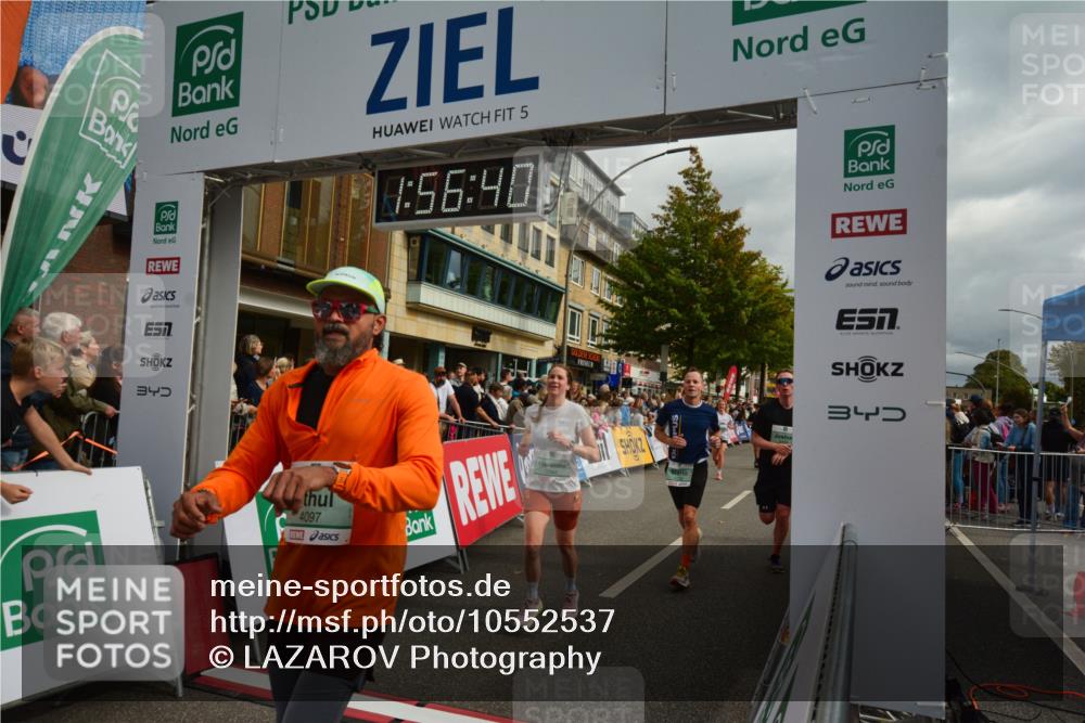 20.09.2026 - PSD Bank Halbmarathon LAZAROV Photography http://msf.ph/oto/10552537 20.09.2026 11:56:39 Ziel 1482, 1747, 1760, 2022, 2221, 2275, 2418, 2869, 2967, 3365, 4097, 4252, 4267, 4374 meine-sportfotos.de
