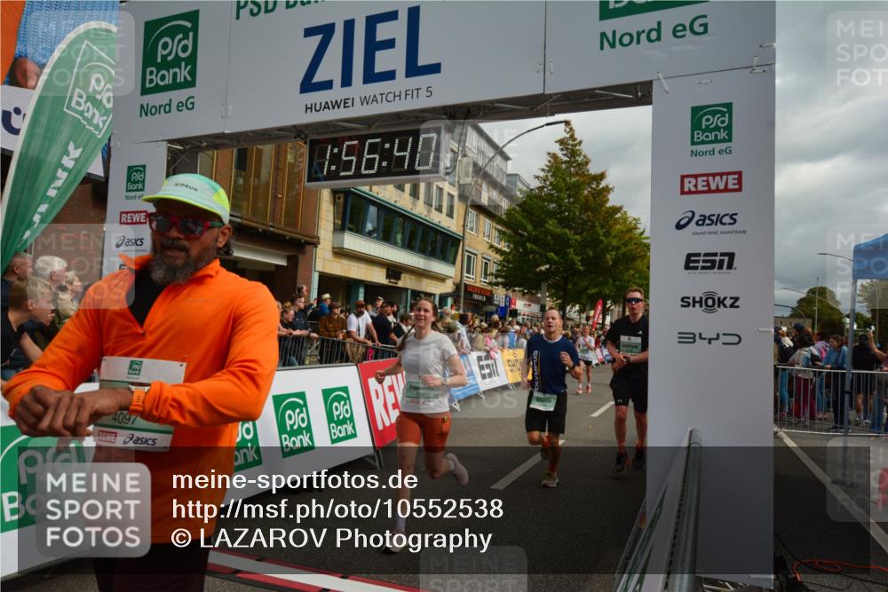 20.09.2026 - PSD Bank Halbmarathon LAZAROV Photography http://msf.ph/oto/10552538 20.09.2026 11:56:39 Ziel 1482, 1747, 1760, 2022, 2221, 2275, 2418, 2869, 2967, 3365, 4097, 4252, 4267, 4374 meine-sportfotos.de