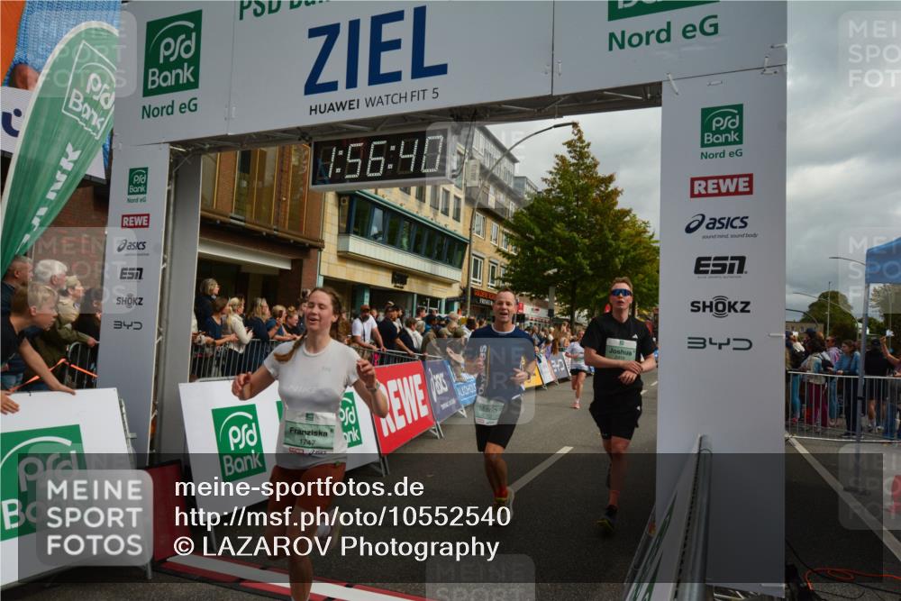 20.09.2026 - PSD Bank Halbmarathon LAZAROV Photography http://msf.ph/oto/10552540 20.09.2026 11:56:40 Ziel 1482, 1747, 1760, 2022, 2221, 2275, 2418, 2869, 3365, 4097, 4252, 4267, 4374 meine-sportfotos.de