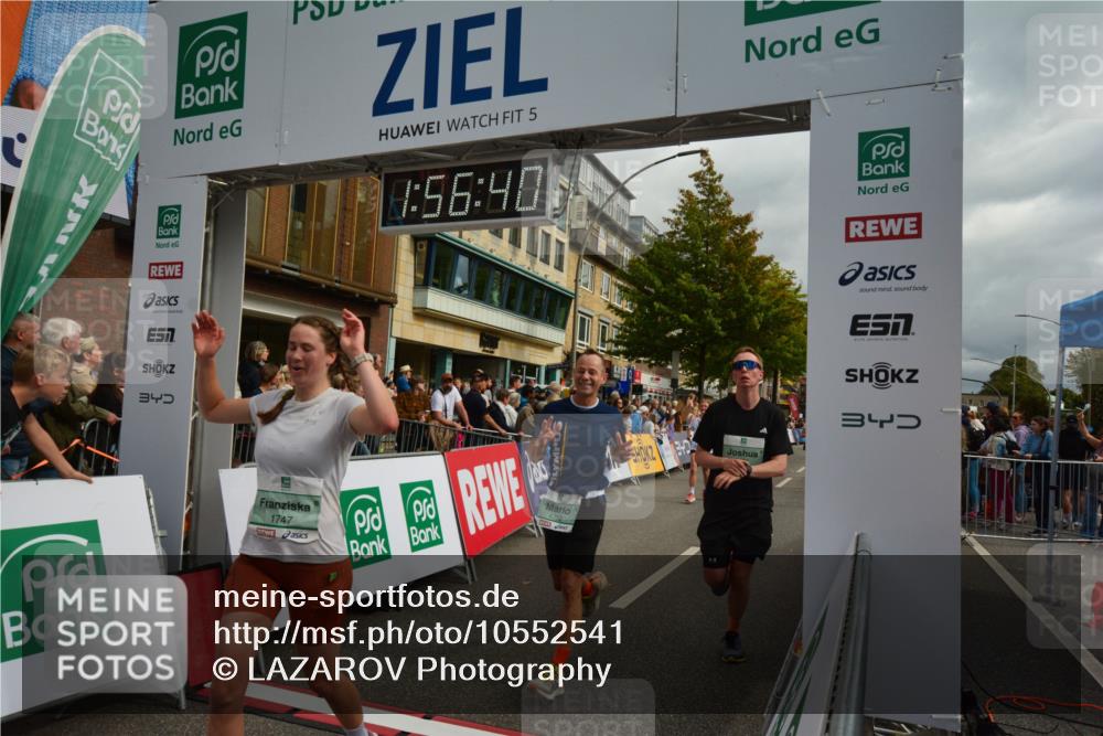 20.09.2026 - PSD Bank Halbmarathon LAZAROV Photography http://msf.ph/oto/10552541 20.09.2026 11:56:40 Ziel 1482, 1747, 1760, 2022, 2221, 2275, 2418, 2869, 3365, 4097, 4252, 4267, 4374 meine-sportfotos.de