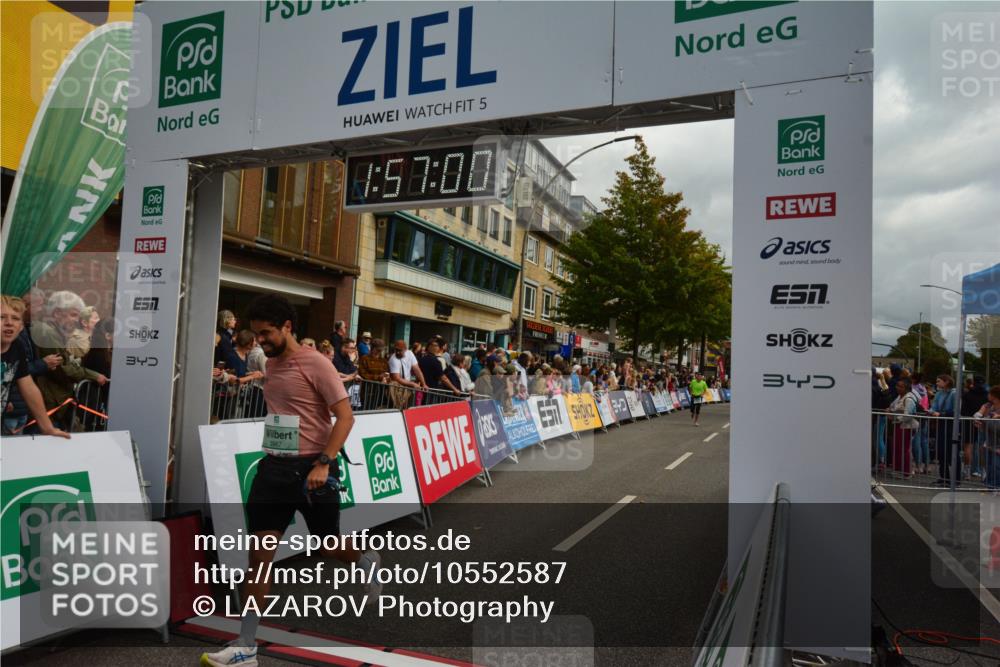 20.09.2026 - PSD Bank Halbmarathon LAZAROV Photography http://msf.ph/oto/10552587 20.09.2026 11:56:59 Ziel 1554, 1903, 2079, 2354, 2416, 3079, 3442, 3784, 3822, 3927, 3967, 4671, 4734, 4752, 4753 meine-sportfotos.de