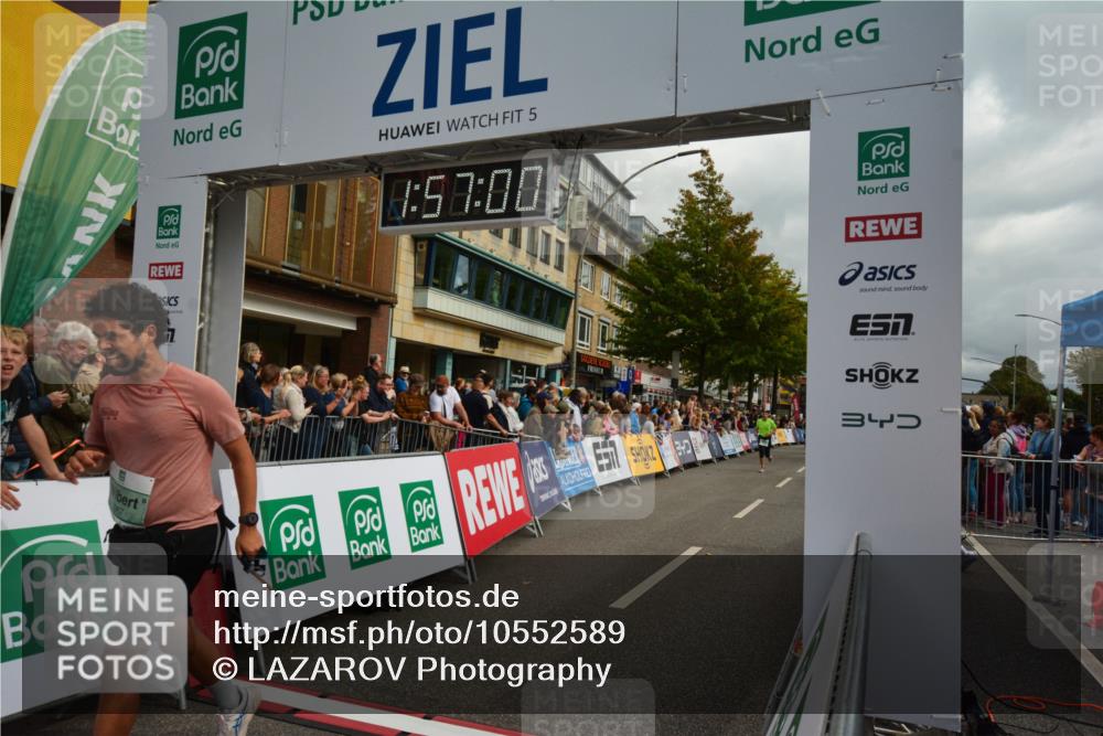 20.09.2026 - PSD Bank Halbmarathon LAZAROV Photography http://msf.ph/oto/10552589 20.09.2026 11:56:59 Ziel 1554, 1903, 2079, 2354, 2416, 3079, 3442, 3784, 3822, 3927, 3967, 4671, 4734, 4752, 4753 meine-sportfotos.de