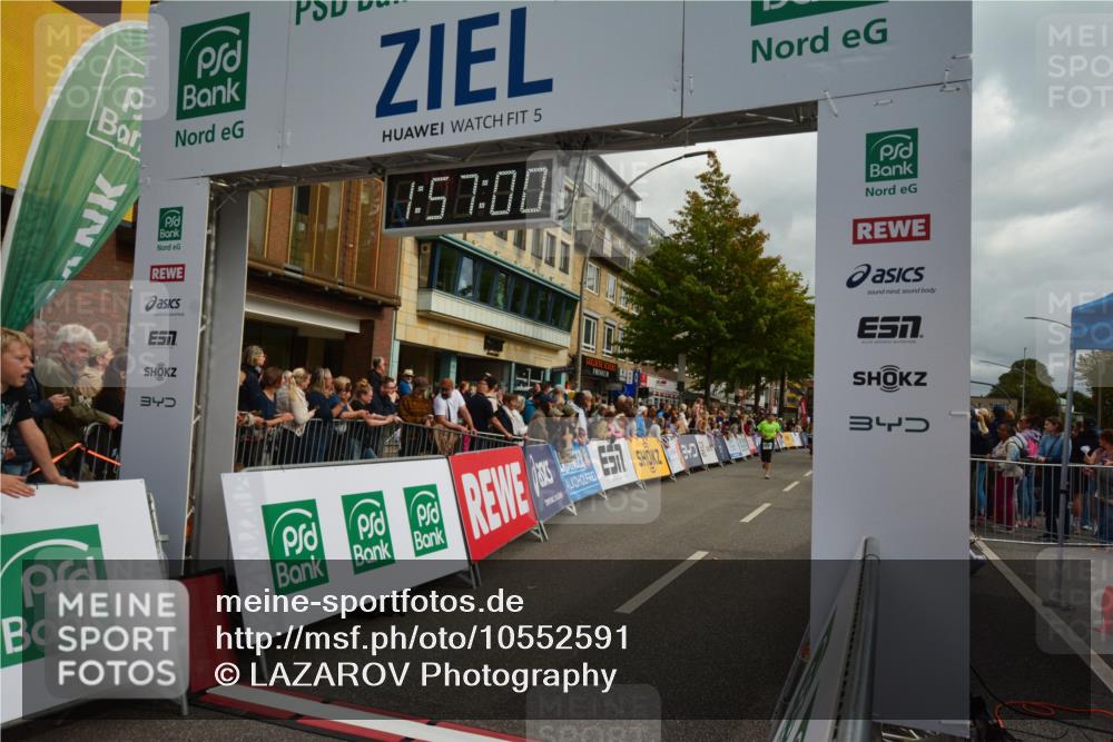 20.09.2026 - PSD Bank Halbmarathon LAZAROV Photography http://msf.ph/oto/10552591 20.09.2026 11:57:00 Ziel 1554, 1700, 1903, 2079, 2104, 2354, 2416, 3079, 3442, 3784, 3822, 3927, 3967, 4671, 4752, 4753 meine-sportfotos.de