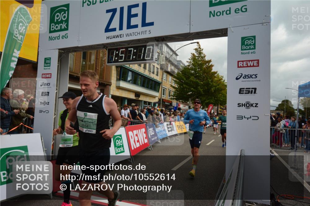 20.09.2026 - PSD Bank Halbmarathon LAZAROV Photography http://msf.ph/oto/10552614 20.09.2026 11:57:09 Ziel 1249, 1263, 1685, 1700, 1986, 2079, 2104, 2354, 2421, 2480, 3079, 3442, 3640, 3784, 3927, 4302, 4464, 4671, 4752, 4753 meine-sportfotos.de