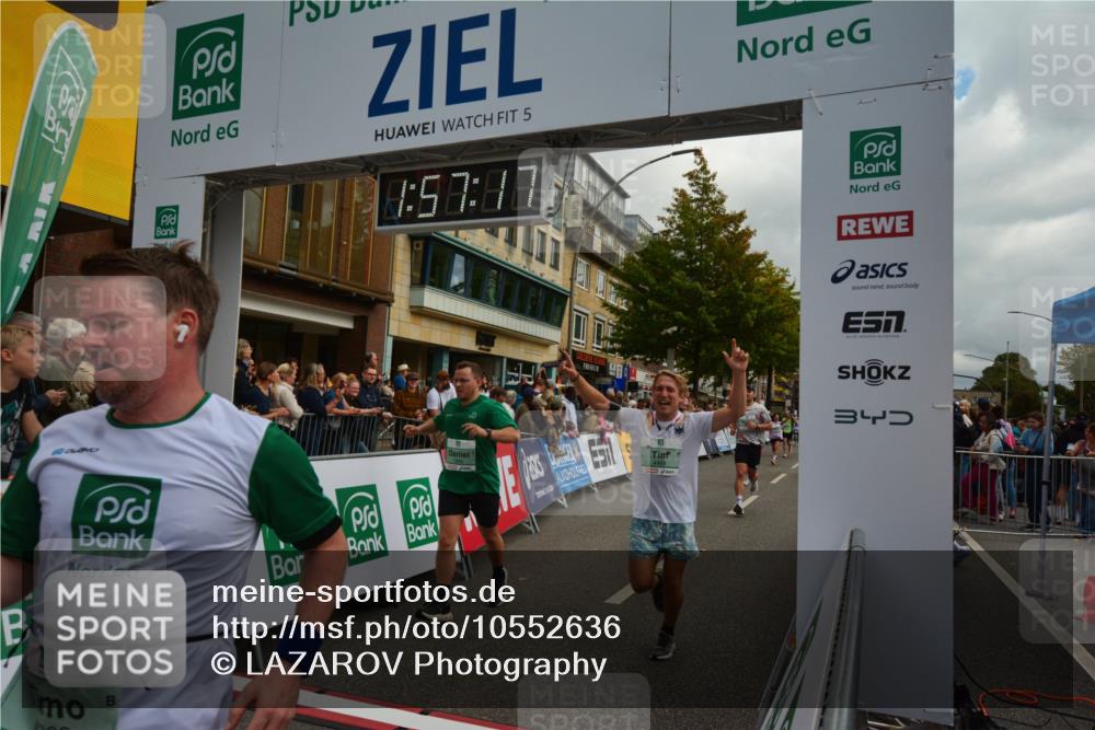 20.09.2026 - PSD Bank Halbmarathon LAZAROV Photography http://msf.ph/oto/10552636 20.09.2026 11:57:16 Ziel 1019, 1092, 1249, 1263, 1685, 1700, 1986, 2104, 2421, 2480, 3640, 3645, 4295, 4302, 4464, 4531, 4724, 4752 meine-sportfotos.de