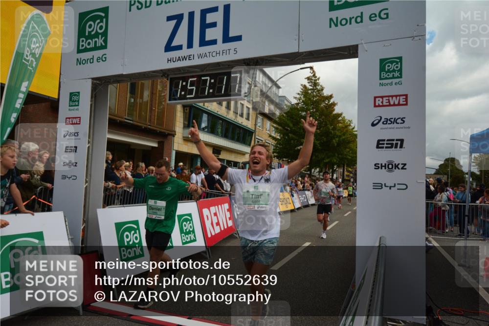 20.09.2026 - PSD Bank Halbmarathon LAZAROV Photography http://msf.ph/oto/10552639 20.09.2026 11:57:17 Ziel 1019, 1092, 1249, 1263, 1685, 1700, 1791, 1986, 2104, 2421, 2480, 3640, 3645, 4295, 4302, 4464, 4531, 4724 meine-sportfotos.de