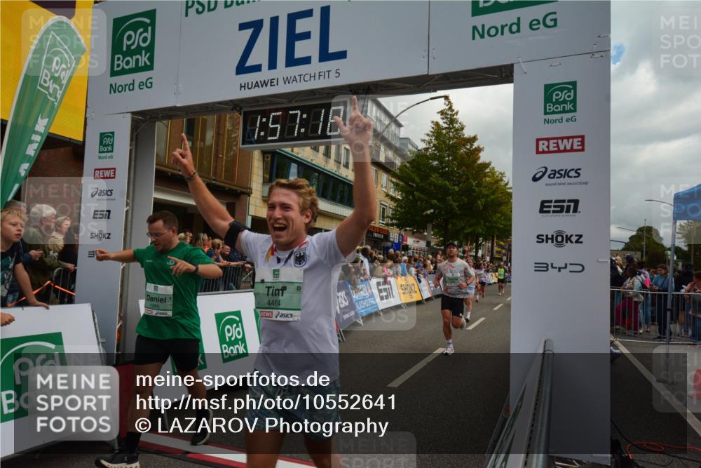 20.09.2026 - PSD Bank Halbmarathon LAZAROV Photography http://msf.ph/oto/10552641 20.09.2026 11:57:17 Ziel 1019, 1092, 1249, 1263, 1685, 1700, 1791, 1986, 2104, 2421, 2480, 3640, 3645, 4295, 4302, 4464, 4531, 4724 meine-sportfotos.de