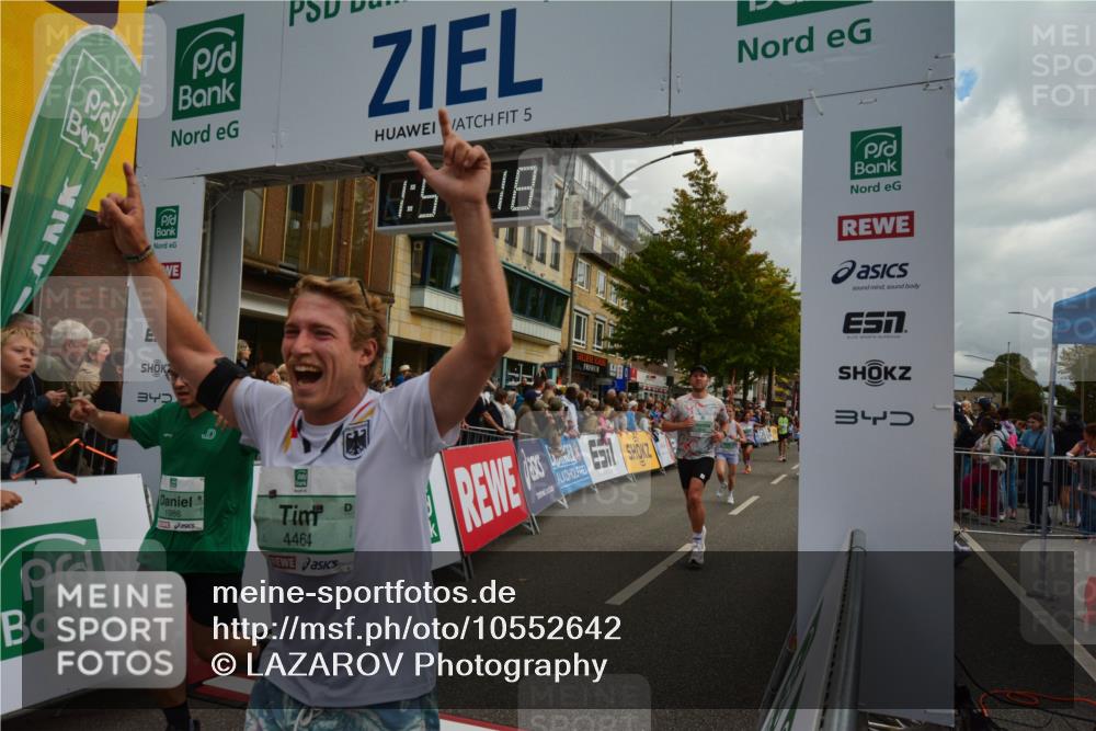20.09.2026 - PSD Bank Halbmarathon LAZAROV Photography http://msf.ph/oto/10552642 20.09.2026 11:57:17 Ziel 1019, 1092, 1249, 1263, 1685, 1700, 1791, 1986, 2104, 2421, 2480, 3640, 3645, 4295, 4302, 4464, 4531, 4724 meine-sportfotos.de