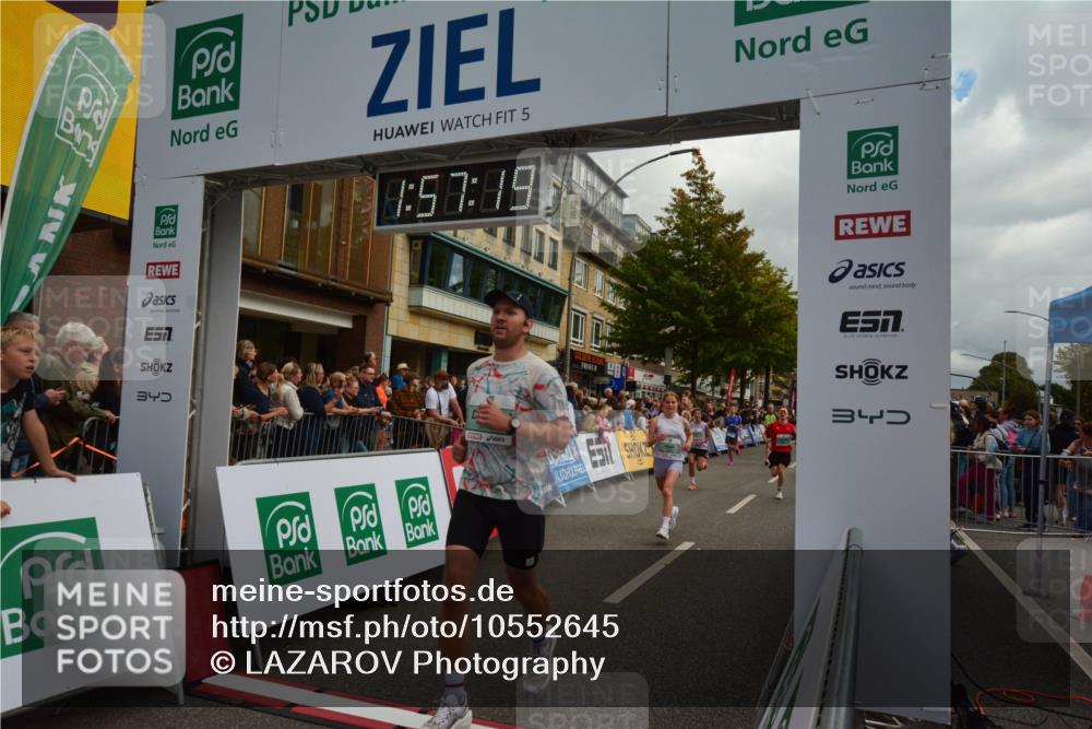 20.09.2026 - PSD Bank Halbmarathon LAZAROV Photography http://msf.ph/oto/10552645 20.09.2026 11:57:18 Ziel 1019, 1092, 1249, 1263, 1685, 1700, 1791, 1986, 2104, 2421, 2480, 3640, 3645, 4295, 4302, 4464, 4531, 4724 meine-sportfotos.de