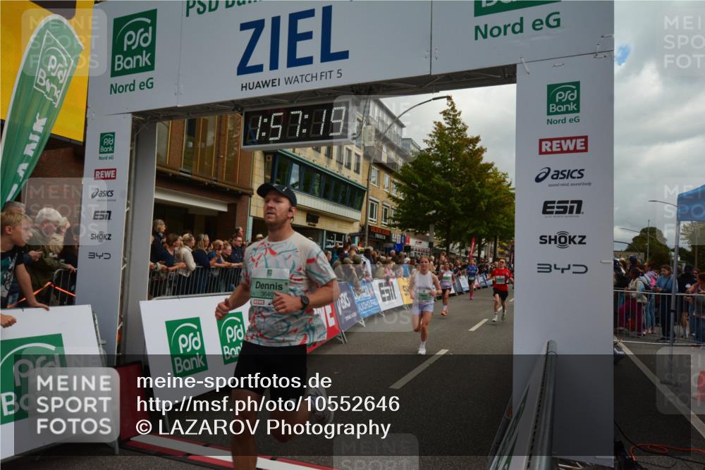 20.09.2026 - PSD Bank Halbmarathon LAZAROV Photography http://msf.ph/oto/10552646 20.09.2026 11:57:19 Ziel 1019, 1092, 1249, 1263, 1685, 1791, 1986, 2421, 2480, 3640, 3645, 4295, 4302, 4464, 4531, 4724 meine-sportfotos.de