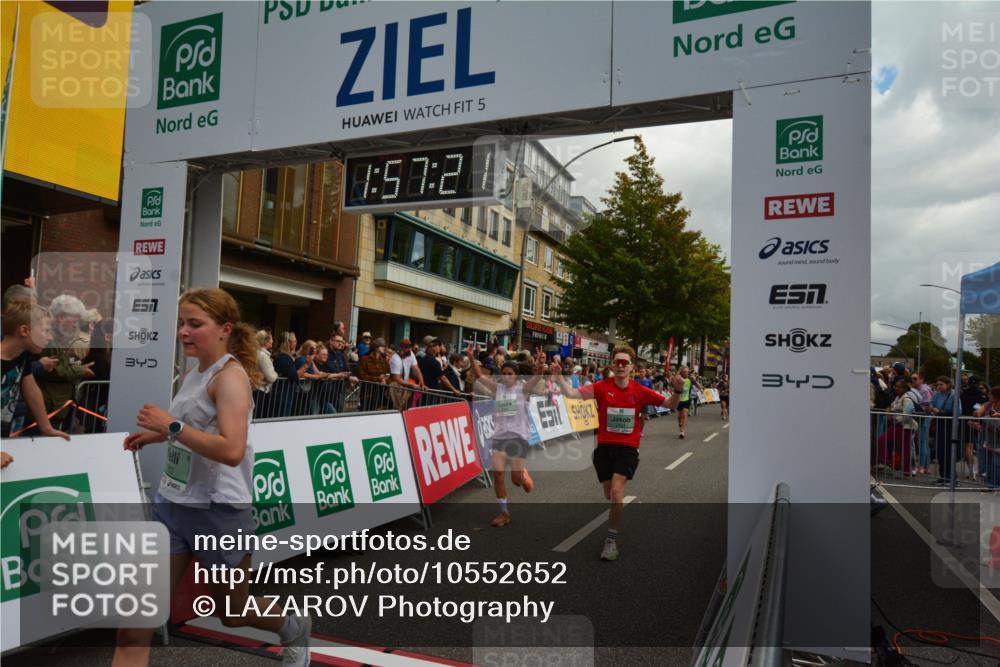 20.09.2026 - PSD Bank Halbmarathon LAZAROV Photography http://msf.ph/oto/10552652 20.09.2026 11:57:20 Ziel 1019, 1092, 1249, 1263, 1685, 1791, 1986, 2421, 2480, 3640, 3645, 4295, 4302, 4464, 4531, 4724 meine-sportfotos.de
