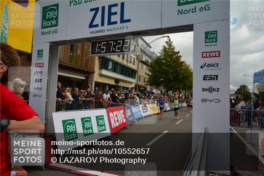 20.09.2026 - PSD Bank Halbmarathon LAZAROV Photography http://msf.ph/oto/10552657 20.09.2026 11:57:21 Ziel 1019, 1092, 1249, 1263, 1332, 1685, 1791, 1986, 2421, 2480, 3640, 3645, 4295, 4302, 4464, 4531, 4724 meine-sportfotos.de