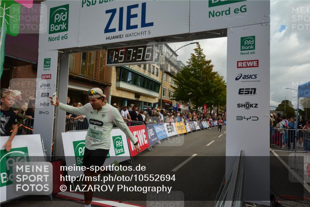 20.09.2026 - PSD Bank Halbmarathon LAZAROV Photography http://msf.ph/oto/10552694 20.09.2026 11:57:36 Ziel 1332, 1761, 2052, 2092, 2148, 2253, 2540, 3008, 3029, 3256, 3260, 3374, 4489 meine-sportfotos.de