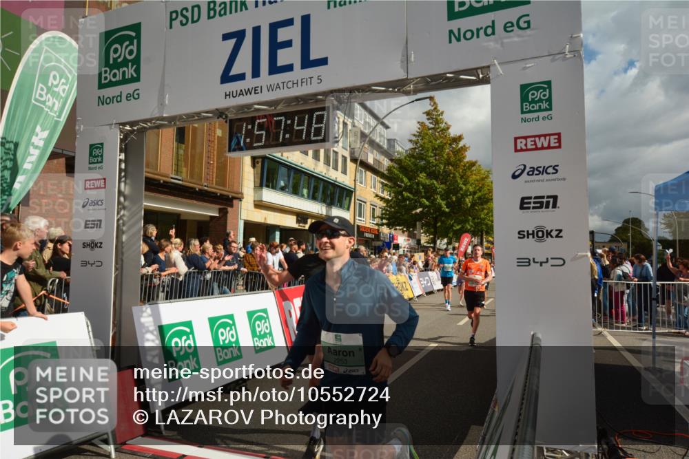 20.09.2026 - PSD Bank Halbmarathon LAZAROV Photography http://msf.ph/oto/10552724 20.09.2026 11:57:47 Ziel 1052, 1301, 1709, 1711, 1761, 2052, 2092, 2148, 2253, 2540, 2846, 3107, 3256, 3374, 3624, 3762, 3935, 4489, 4589 meine-sportfotos.de