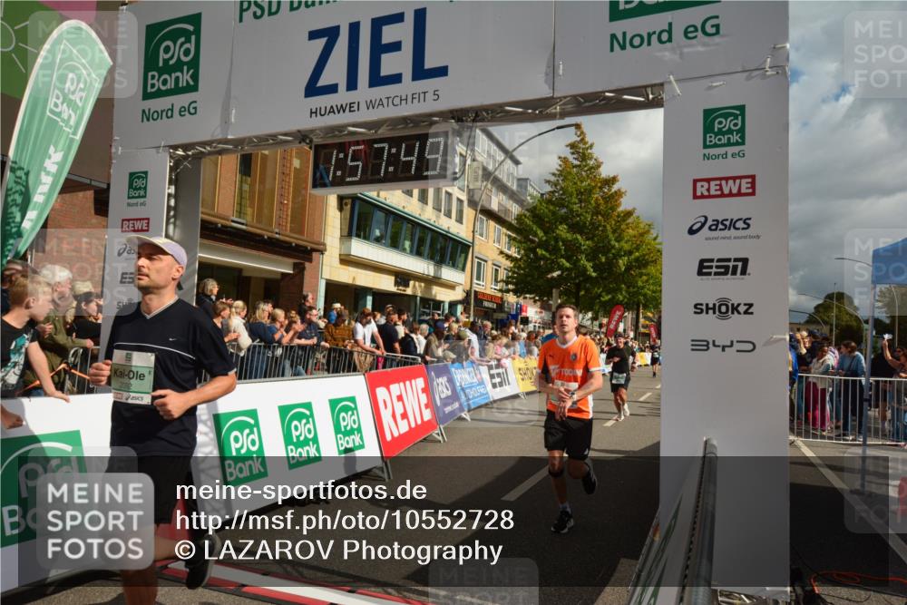 20.09.2026 - PSD Bank Halbmarathon LAZAROV Photography http://msf.ph/oto/10552728 20.09.2026 11:57:48 Ziel 1052, 1301, 1709, 1711, 1761, 2052, 2092, 2148, 2253, 2540, 2846, 3107, 3256, 3374, 3624, 3762, 3935, 4489, 4589 meine-sportfotos.de
