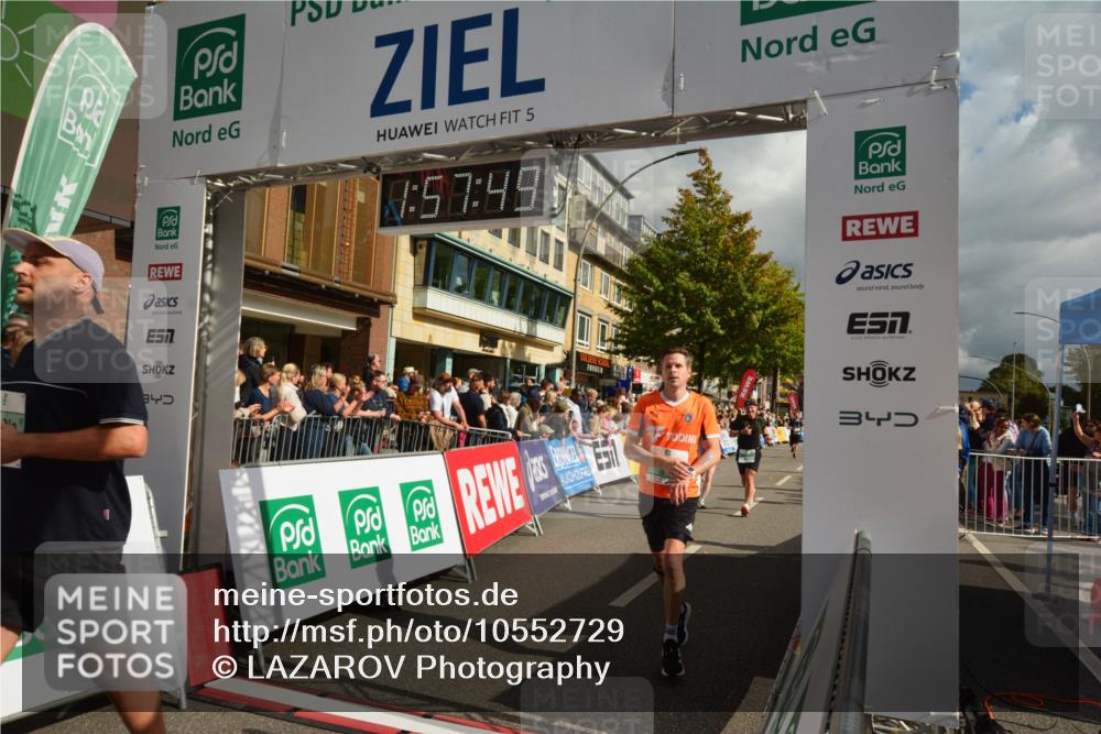 20.09.2026 - PSD Bank Halbmarathon LAZAROV Photography http://msf.ph/oto/10552729 20.09.2026 11:57:49 Ziel 1052, 1301, 1530, 1709, 1711, 1761, 2052, 2092, 2148, 2253, 2531, 2540, 2846, 3107, 3374, 3624, 3762, 3935, 4327, 4489, 4589, 4610 meine-sportfotos.de